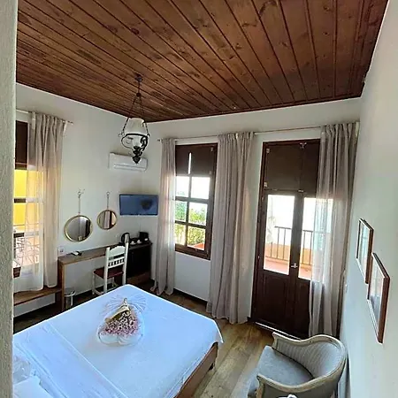 Captain Vasilis Hotel 4*