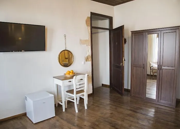 מלון Captain Vasilis 4*